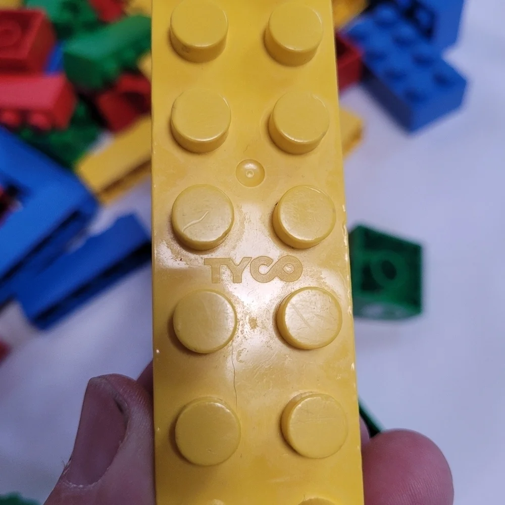 Tyco Super Builder Blocks 150 Pieces No Storage Container Vintage